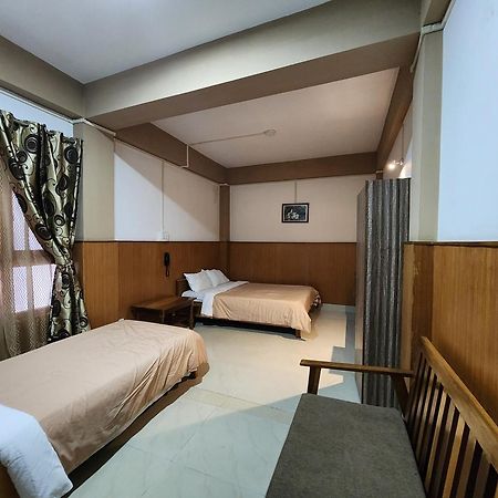 Hotel The Oak Tawang Bagian luar foto