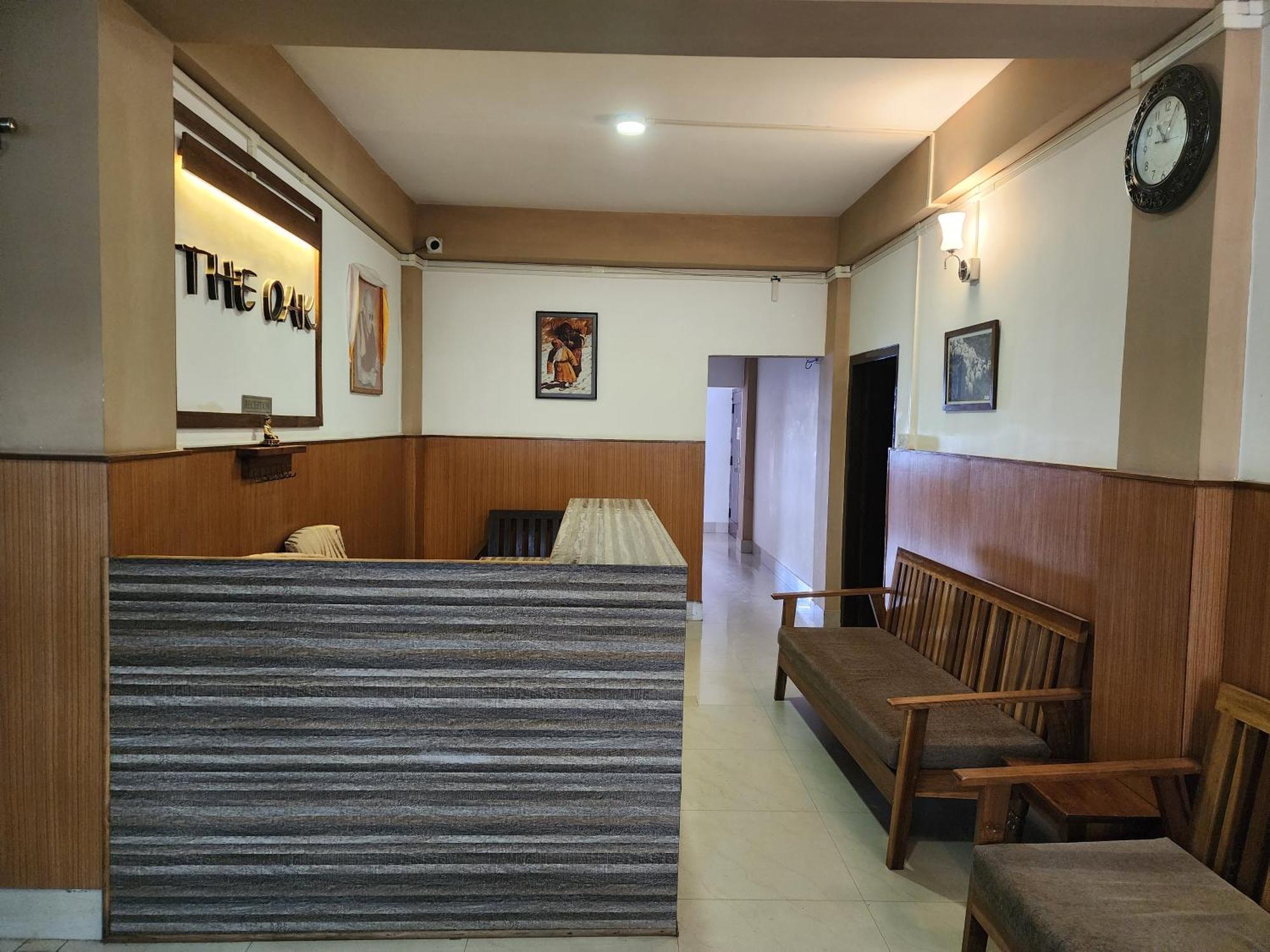 Hotel The Oak Tawang Bagian luar foto