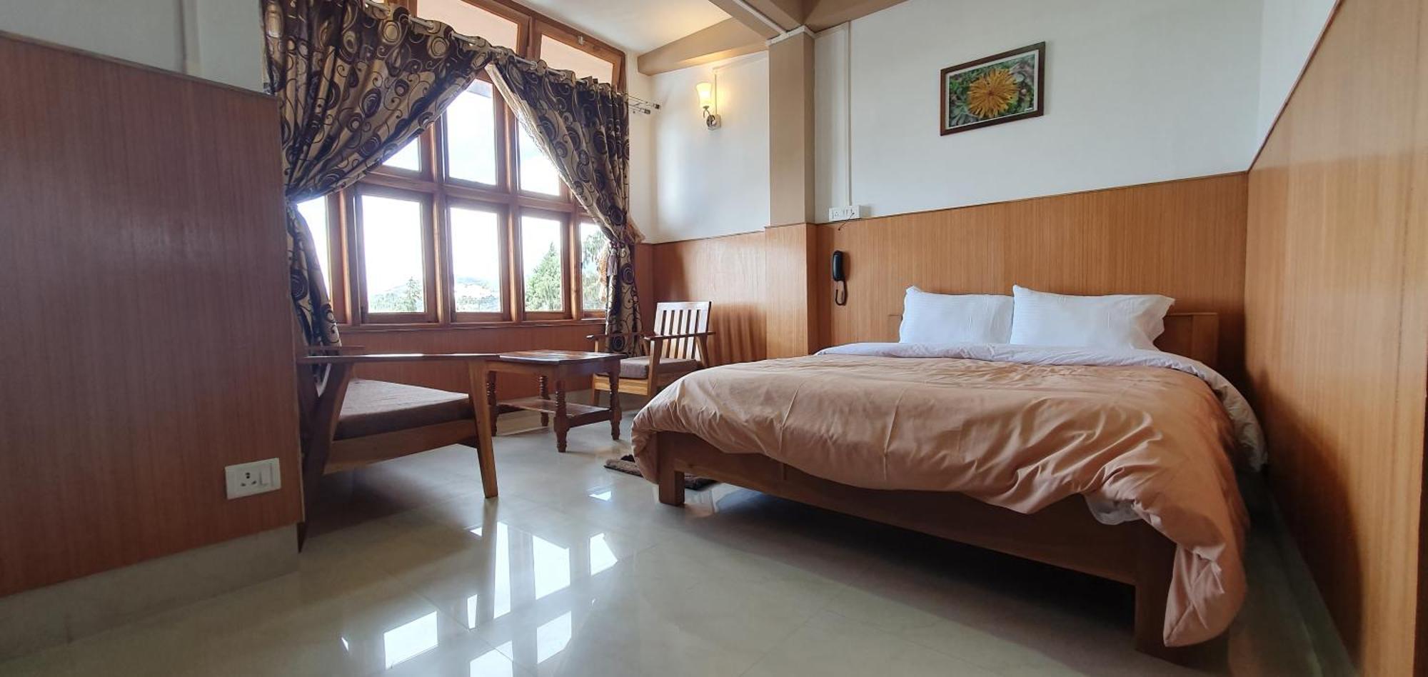 Hotel The Oak Tawang Bagian luar foto